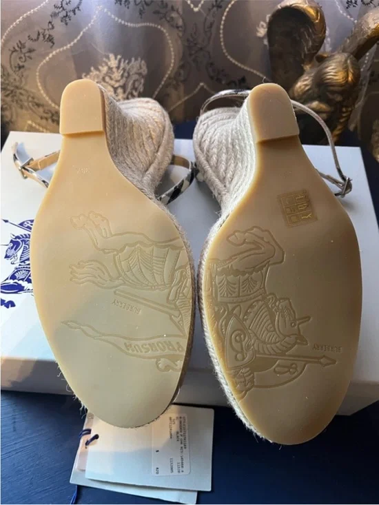 Burberry Check Mews Espadrille Pumps - Picture 7 of 14